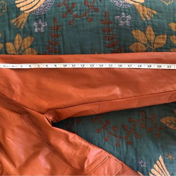 Women’s Vintage Genuine Leather Jacket - Picture 6 of 8